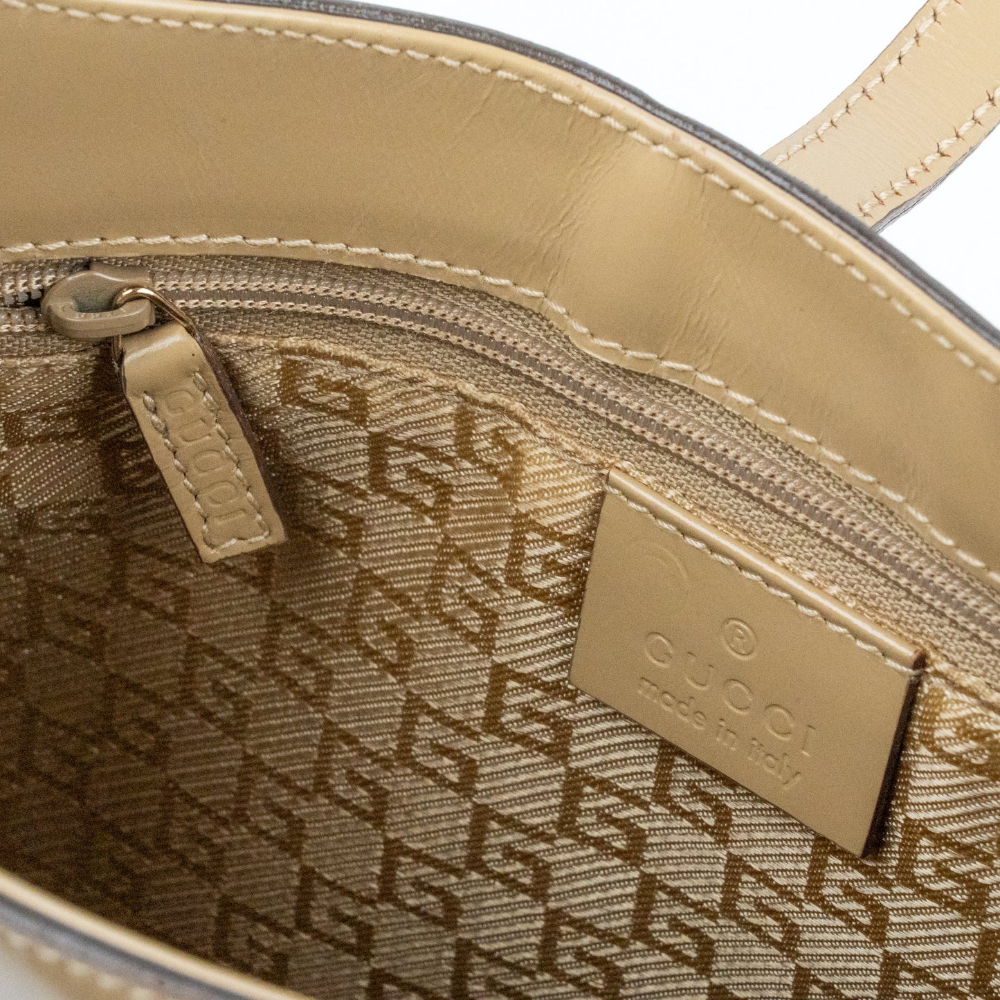 Gucci Jackie Shoulder Bag in Beige Gloss Leather - St. Luxe