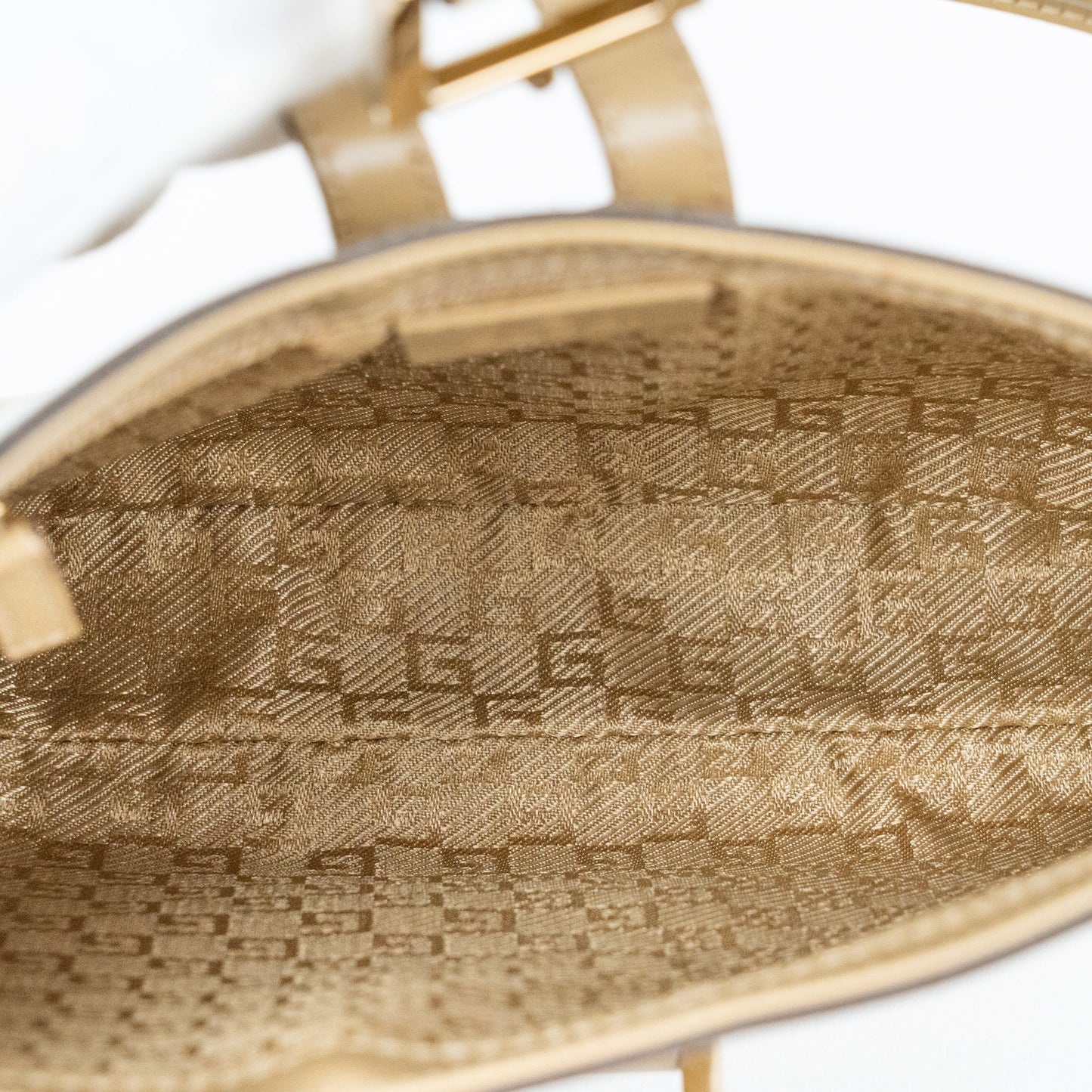 Gucci Jackie Shoulder Bag in Beige Gloss Leather - St. Luxe