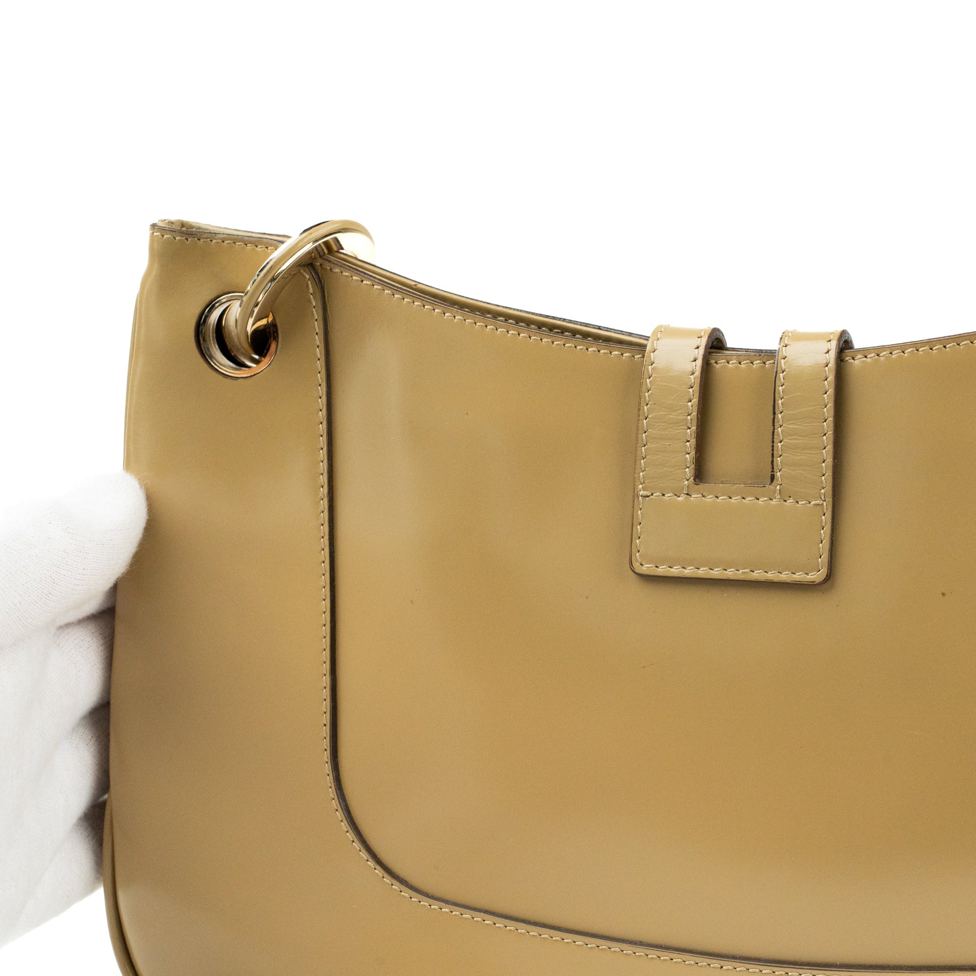 Gucci Jackie Shoulder Bag in Beige Gloss Leather - St. Luxe