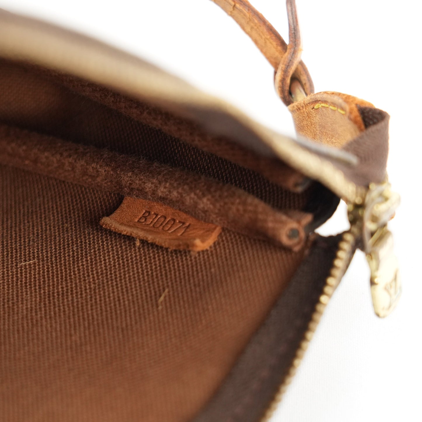 Louis Vuitton Pochette Monogram Canvas - St. Luxe