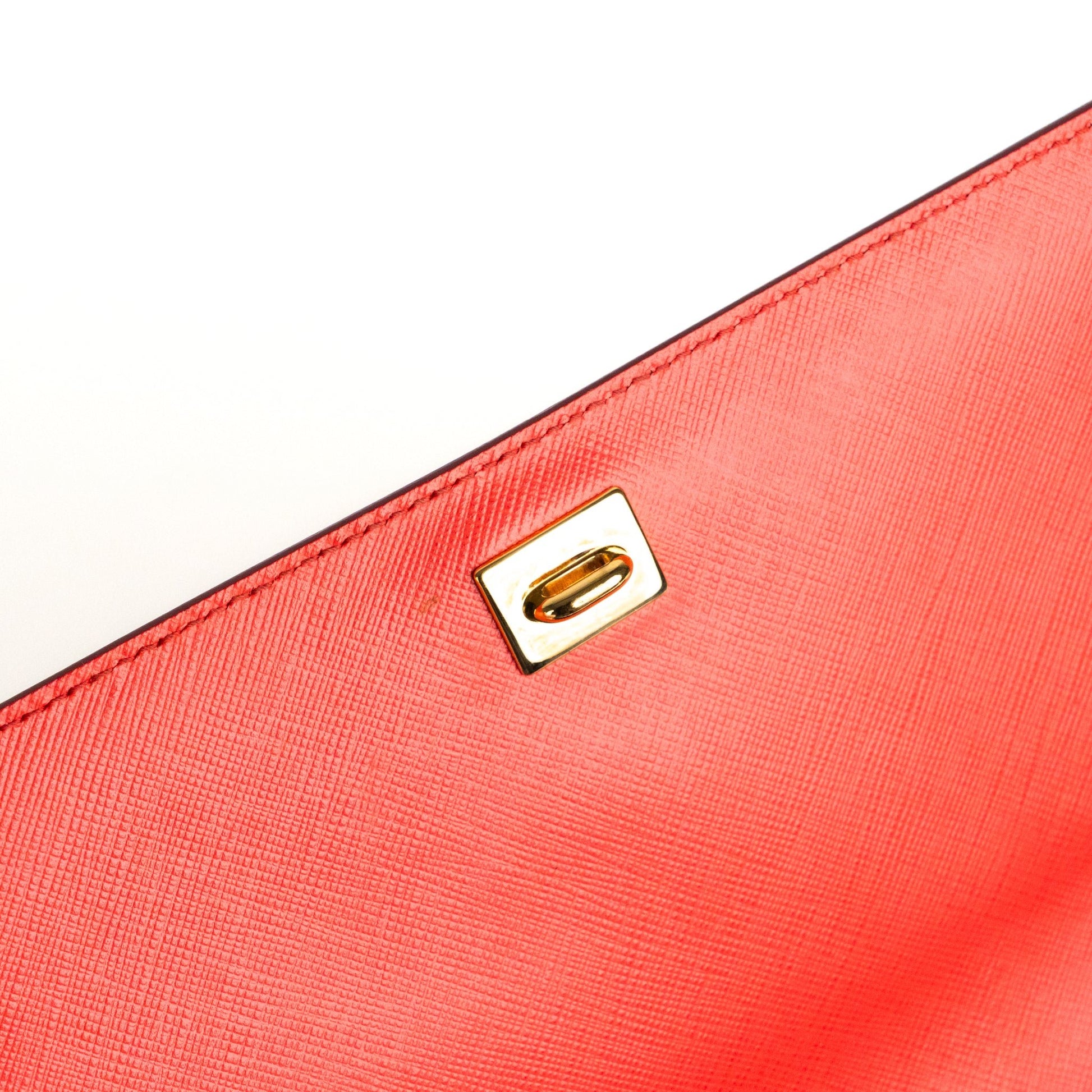 Salvatore Ferragamo Vara Bow Chain Shoulder Bag - St. Luxe