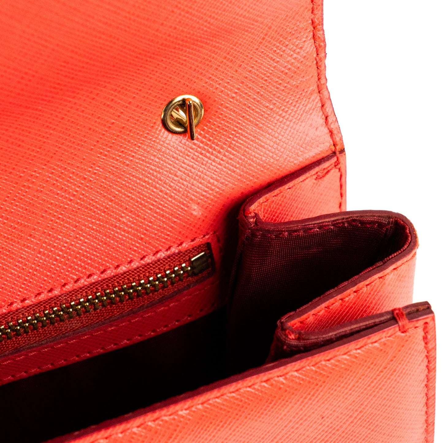 Salvatore Ferragamo Vara Bow Chain Shoulder Bag - St. Luxe