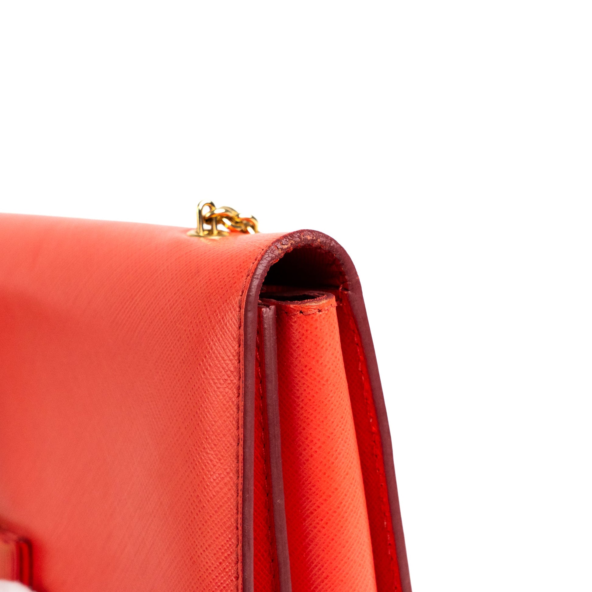 Salvatore Ferragamo Vara Bow Chain Shoulder Bag - St. Luxe