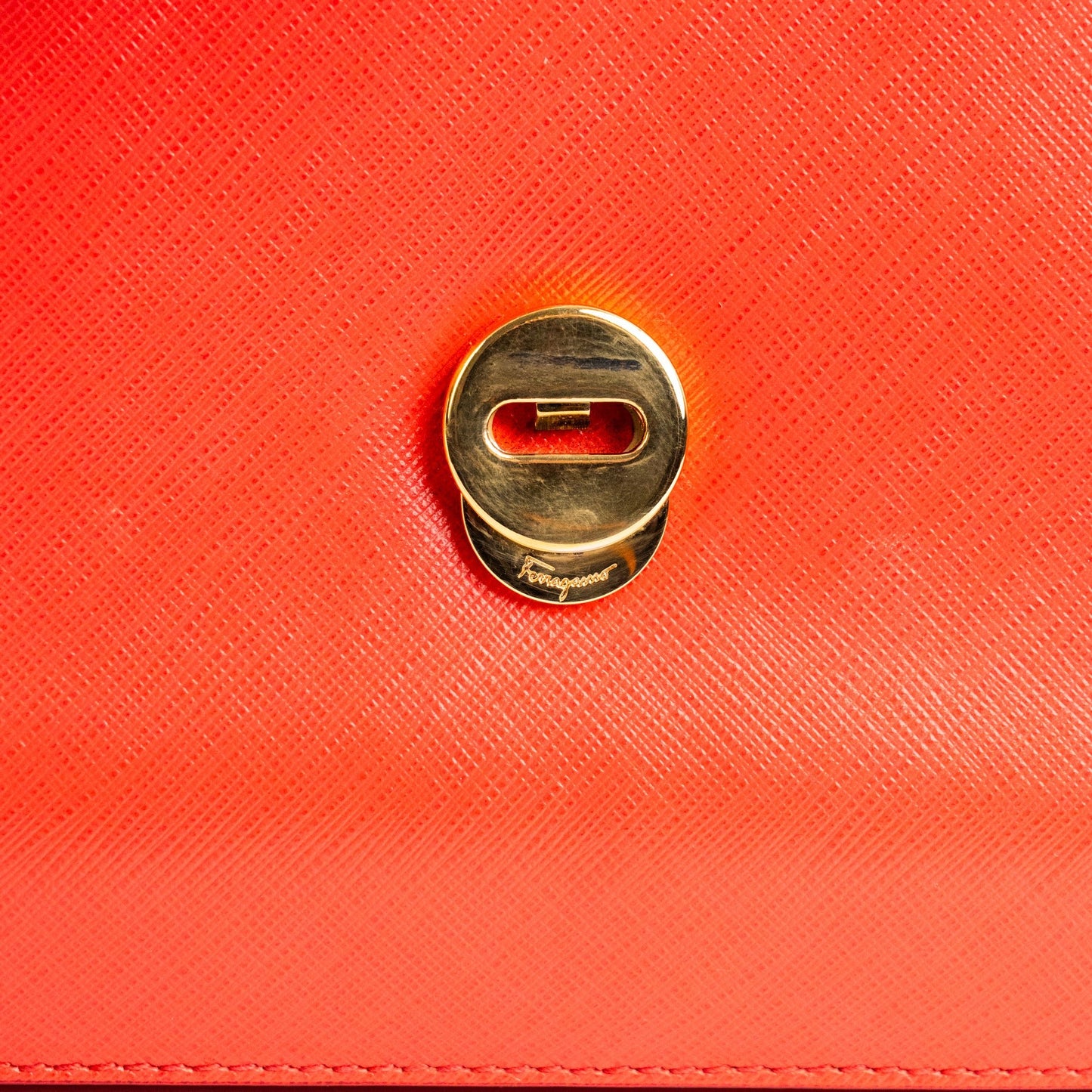 Salvatore Ferragamo Vara Bow Chain Shoulder Bag - St. Luxe