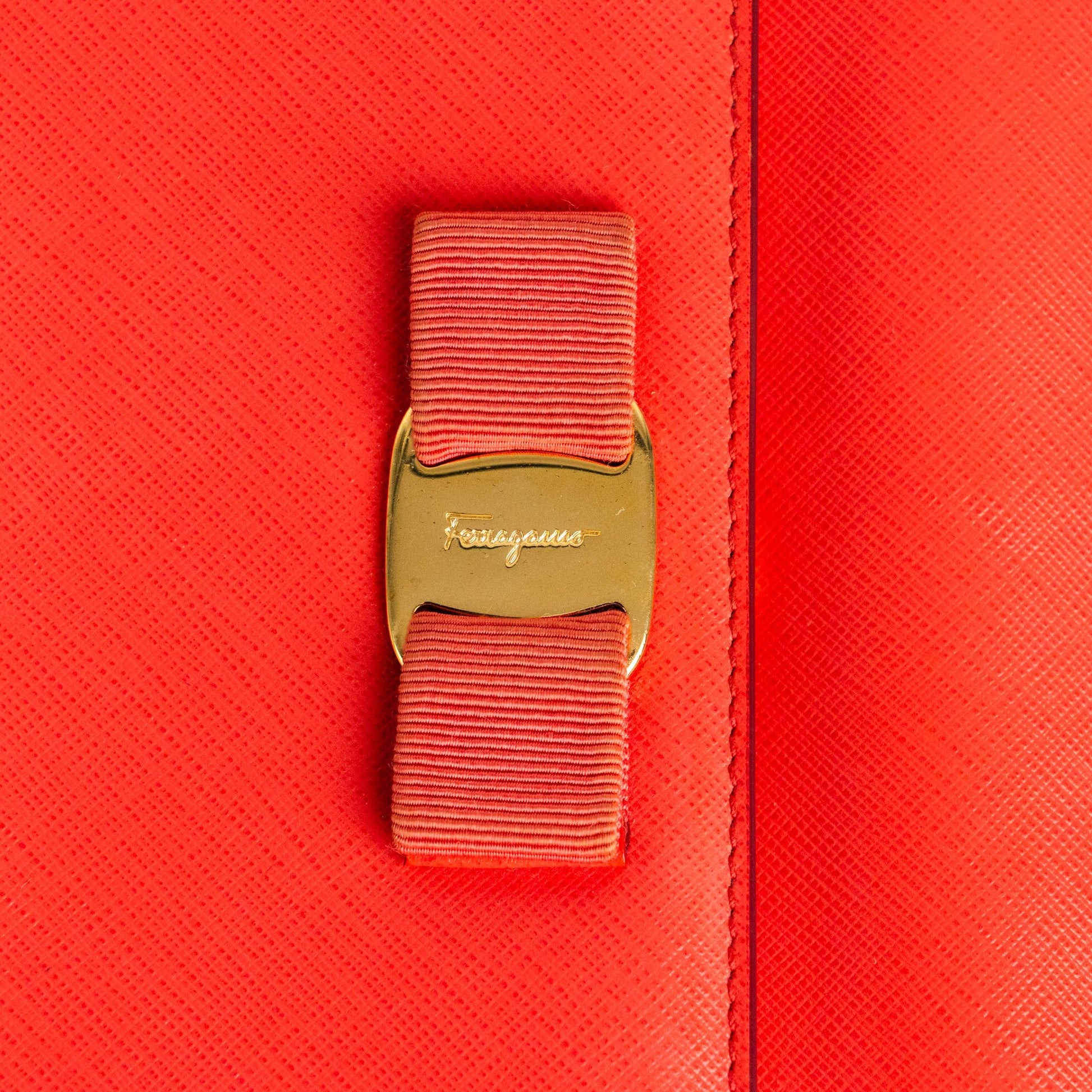 Salvatore Ferragamo Vara Bow Chain Shoulder Bag - St. Luxe